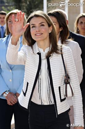 Letizia d'Espagne inaugure l'institut Gaudem de Madrid, un centré spécialisé pour les enfants malentendants, le 23/04/09