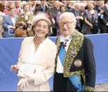    Alain Decaux et Micheline Pelletier au mariage de Jean d'Orléans et de Philomena de Tornos y Steinhart, en la cathédrale de Senlis.   