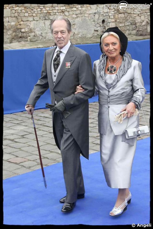    Henri d'Orléans et Micaela Cousino au mariage de Jean d'Orléans et de Philomena de Tornos y Steinhart en la cathédrale de Senlis.   