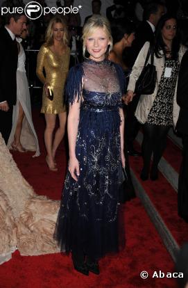 Kirsten Dunst en Chanel à la soirée Costume Institute au Metropolitan Museum of Art de New York, le 4 mai 2009