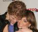 Paula Abdul, jurée d' American Idol , et l'ancien participant Scott MacIntyre, réunis à l'occasion d'une journée en faveur des chiens-guides d'aveugles