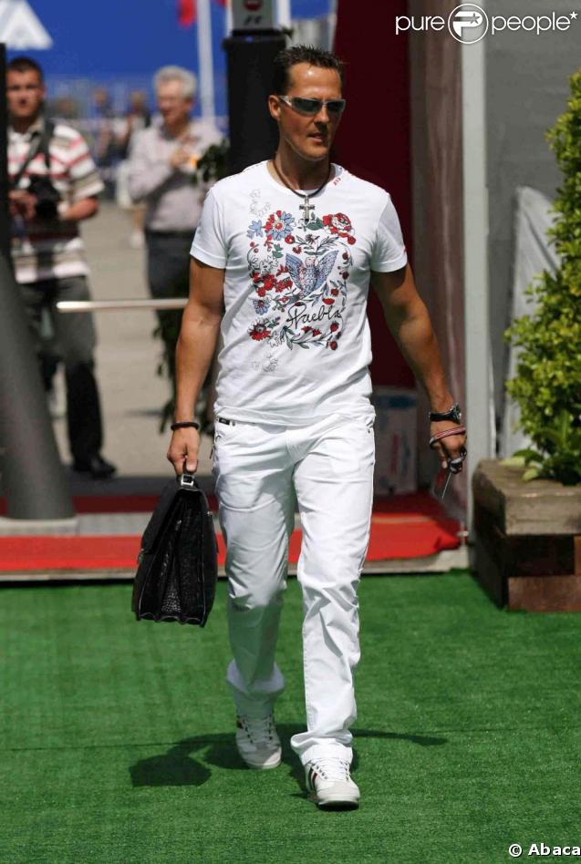 Michael Schumacher assiste au Grand Prix d'Espagne. 10/05/09