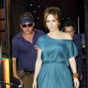 Et pendant ce temps-là... J.Lo se pavane à Beverly Hills avec son nouveau look aminci !