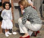 La princesse Mathilde de Belgique découvre l'action des deux projets lauréats de son institution caritative...