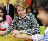 La princesse Mathilde de Belgique découvre l'action des deux projets lauréats de son institution caritative...