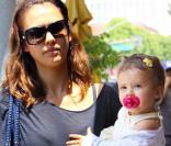 Jessica Alba et Honor hier à Los Angeles pour une journée shopping !