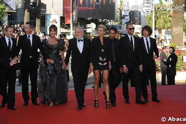 Virginie Efira, François Berleand, Fred Testot, Sami Bouajila, Thierry Lhermitte et Clémentine Célarié montent les marches du Palais des Festivals