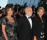 Clémentine Célarié, François Berleand et Virginie Efira montent les marches du Palais des Festivals