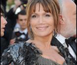Clémentine Célarié lors de la montée des marches du Festival de Cannes le 18 mai 2009