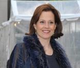 Sigourney Weaver à la soirée du MET hier soir avec Tim Robbins  