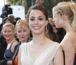 Bérénice Bejo lors de la montée des marches du Festival de Cannes le 19 mai 2009 pour la présentation des Etreintes brisées
