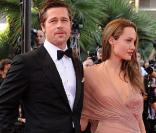 Angelina Jolie et Brad Pitt lors de la montée des marches avant la projection d'Inglourious Basterds, au Festival de Cannes, le 20 mai 2009