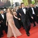 Une divine Angelina Jolie toute... en transparence avec son Brad ! Un couple de rêve...