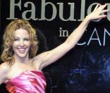 Kylie Minogue prend la pose à la soirée Dolce & Gabbana