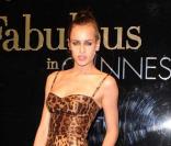 Alice Dellal, une véritable tigresse à la soirée Dolce & Gabbana
