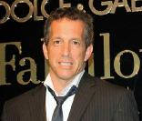  Kenneth Cole  décontracté à la soirée Dolce & Gabbana