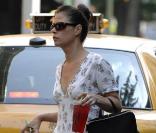 Maura Tierney fait une pose au Strabucks Coffee dans le West Village à New-York le 23 mai 2009