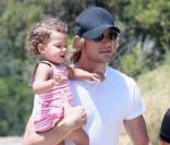 Halle Berry et son compagnon Gabriel Aubry passent un après-midi ensoleillé avec leur fille Nahla. 24/05/06