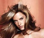 Alessandra Ambrosio pour une campagne de sous-vêtements de Victoria's Secret