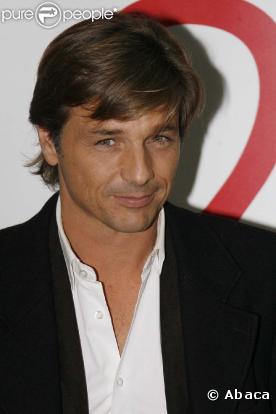 Guy Lagache, son côté angélique et ses beaux yeux nous font complètement craquer. Pour le journaliste d'M6, le sexy c'est...  Capital  !