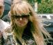 Nicole Richie est dans un état second : elle a les cheveux fous et... refuse de signer des autographes !