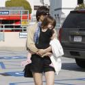 Katie Holmes et Suri Cruise : mère et fille coiffées... avec le même pétard !