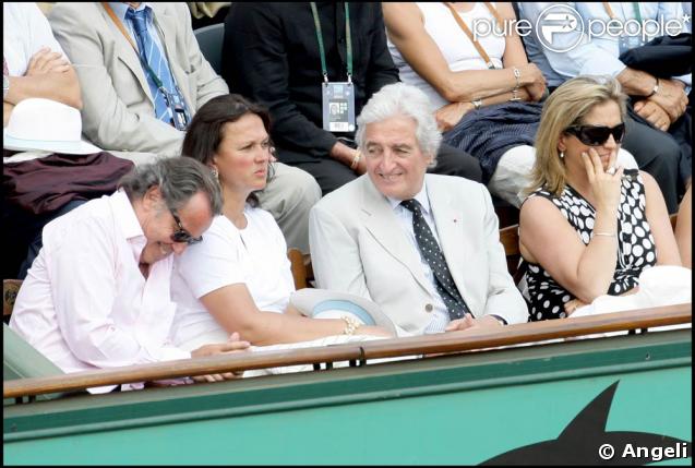 Michel Leeb (G), Jean-Loup Dabadie (D) et sa femme Véronique (centre) étaient à Roland Garros, hier