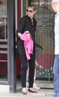 Heidi Klum et sa fille Leni sortant de chez le coiffeur à Beverly Hills