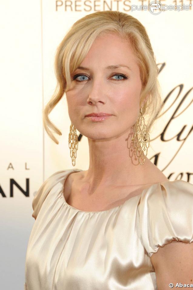 Joely Richardson et son regard qui tue, lors des 11e Young Hollywood Awards, qui se sont tenus au Eli et Edythe Broad de Santa Monica, à Los Angeles, le 7 juin 2009 !