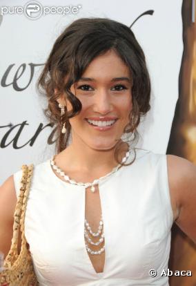 Q'Orianka Kilcher et son sourire divin, lors des 11e Young Hollywood Awards, qui se sont tenus au Eli et Edythe Broad de Santa Monica, à Los Angeles, le 7 juin 2009 !