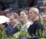 Les princesses Madeleine et Victoria de Suède lors des célébrations de la Fête Nationale suédoise, le 6 juin 2009
