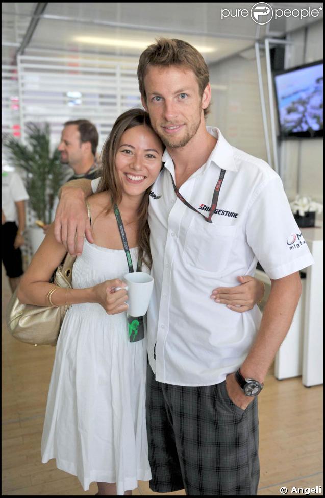 Jenson Button,  the story  : en 2009, très amoureux du top Jessica Michibata 