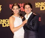 Katie Holmes, radieuse en total look Azzedine Alaïa, au bras de son mari Tom Cruise, à l'occasion de l'avant-première de  Night and Day , à Séville en Espagne, le 16 juin 2010.