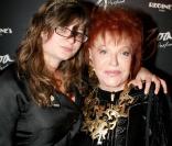 Régine et sa petite-fille Daphne Rotcage au lancement du parfum 