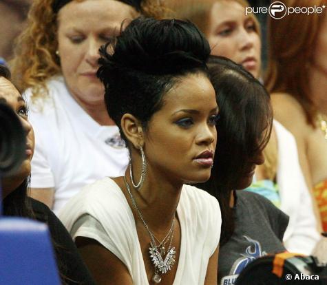 Rihanna, lors du 4e match de la finale NBA, opposant les Orlando Magics au Los Angeles Lakers, qui a vu la victoire de L.A. 99 à 91, et qui s'est tenu à l'Amway Arena d'Orlando, le 11 juin 2009 !