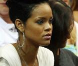 Rihanna, lors du 4e match de la finale NBA, opposant les Orlando Magics au Los Angeles Lakers, qui a vu la victoire de L.A. 99 à 91, et qui s'est tenu à l'Amway Arena d'Orlando, le 11 juin 2009 !
