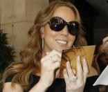 Mariah Carey devant l'hôtel Dorchester, à Londres le 13 juin 2009