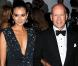 Bruce Willis complètement nu... dans les bras de sa sexy femme Emma Heming ! (réactualisé)