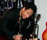 Vous ne le saviez pas ? Gary Dourdan n'est pas uniquement sexy, il est aussi un véritable  Expert  de la musique ! Le parfait séducteur... dans toute sa splendeur ! 