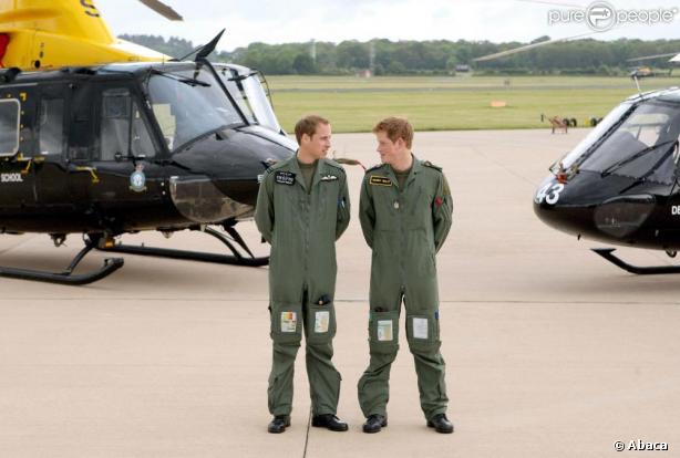 Le prince Harry et le prince William s'entraînent avec la Royal Air Force. 18/06/09