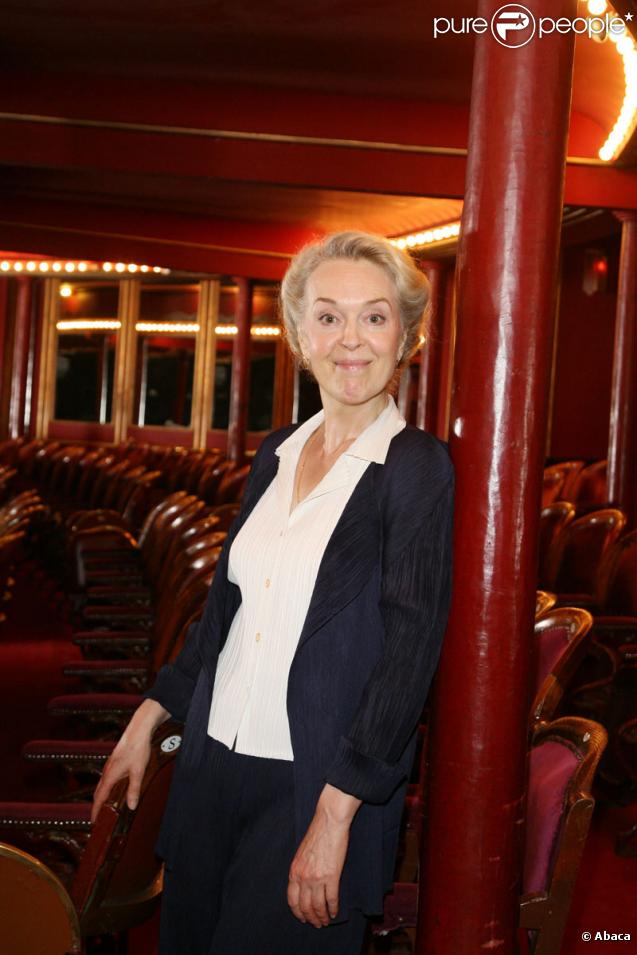 Evelyne Buyle lors de la conférence de presse aux Folies Bergère le 18 juin 2009 pour annoncer la saison théâtrale 2009-2010