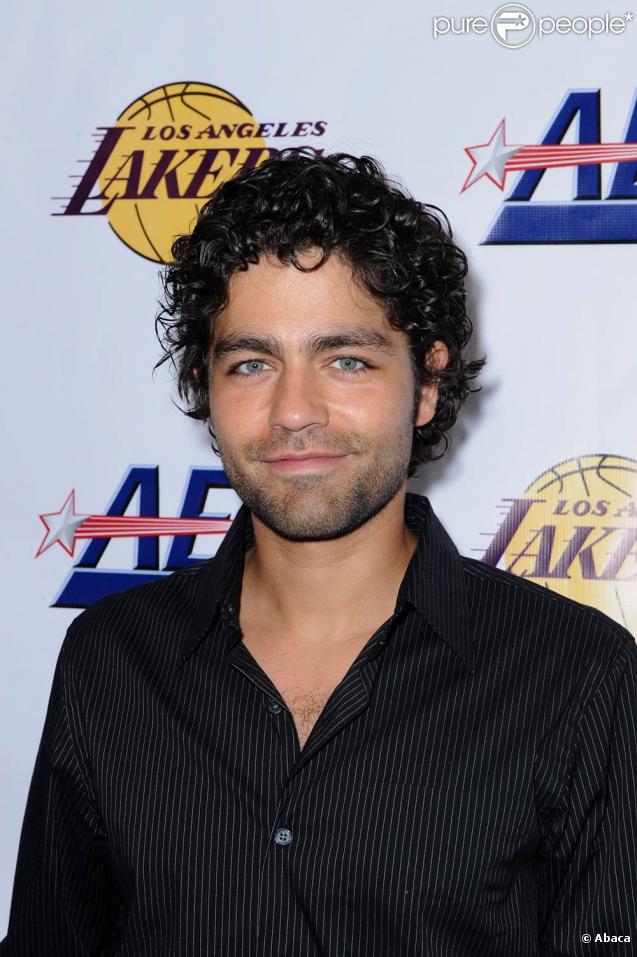 Adrian Grenier a assisté à la fête organisée en l'honneur des Lakers