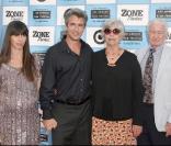 Dermot Mulroney et sa compagne Tharita et ses parents lors de l'ouverture du festival du film de Los Angeles et de la première de Paper Man le 18 juin 2009