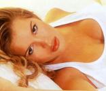 La bombe Natalia Paris, en couverture de Cromos ! 