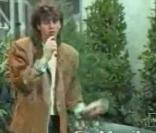 Patrick Fiori sur une scène, en 1988 : il a 19 ans et un brushing d'enfer !