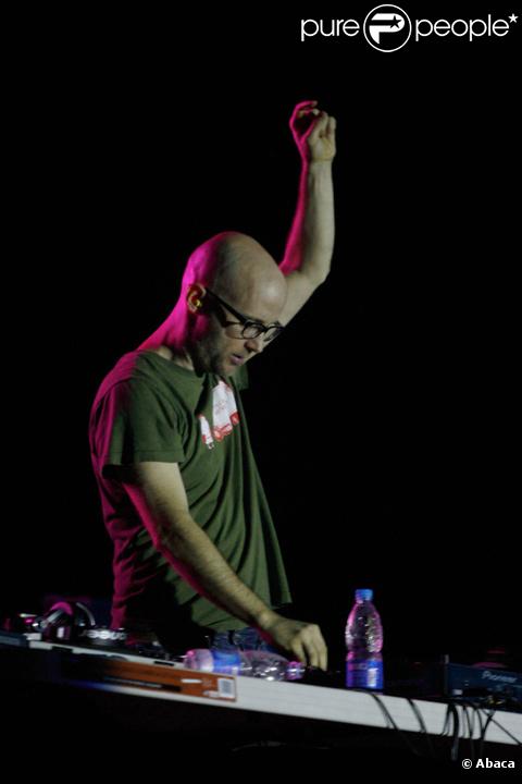 Moby mixe à Acapulco en mars 2008 