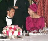 Carla Bruni et Nicolas Sarkozy reçoivent l'Emir du Qatar et son épouse pour un dîner d'Etat. 22 juin 2009.