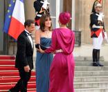 Carla Bruni et Nicolas Sarkozy reçoivent l'Emir du Qatar et son épouse pour un dîner d'Etat. 22 juin 2009.