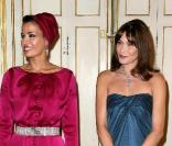 Carla Bruni et Nicolas Sarkozy reçoivent l'Emir du Qatar et son épouse pour un dîner d'Etat. 22 juin 2009.