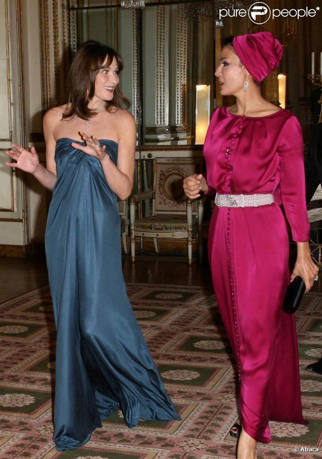 Carla Bruni et Nicolas Sarkozy reçoivent l'Emir du Qatar et son épouse pour un dîner d'Etat. 22 juin 2009.